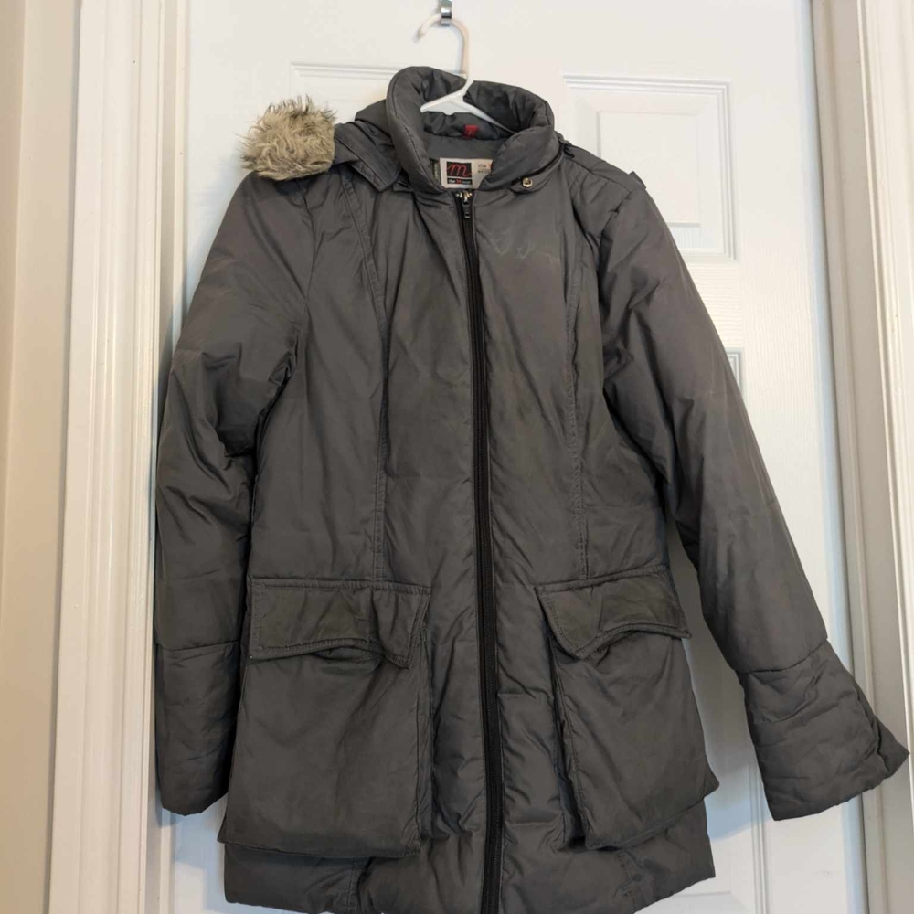 Spirit Gray Puffer Coat with Insulated Design